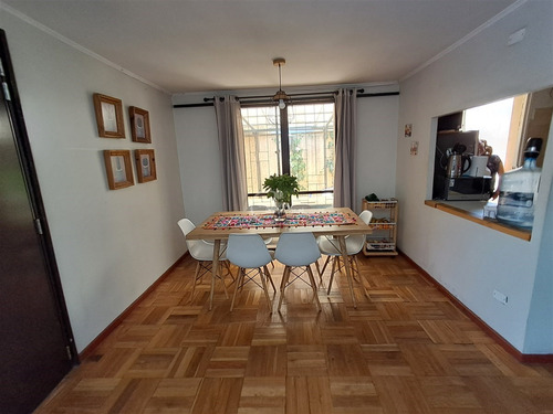 Casa En Venta 4 Dorm. 3 B En Macul (a 1 Cuadra De Vic. Mac)