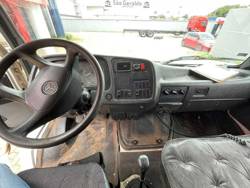 Imagem 12 de 15 de Mercedes-benz Atron 1319 2p 2015