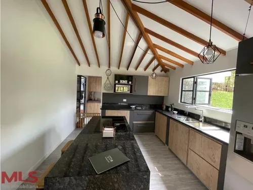 Encantadora Casa A 10 Min De Guatape(mls#239128)