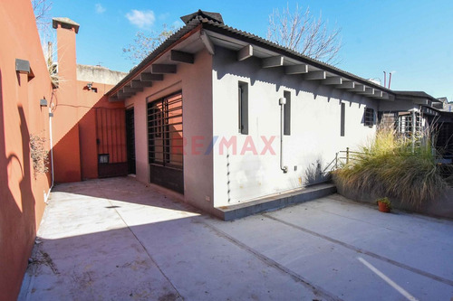 Venta Hermosa Casa 6 Amb En Barracas Con Cocheras