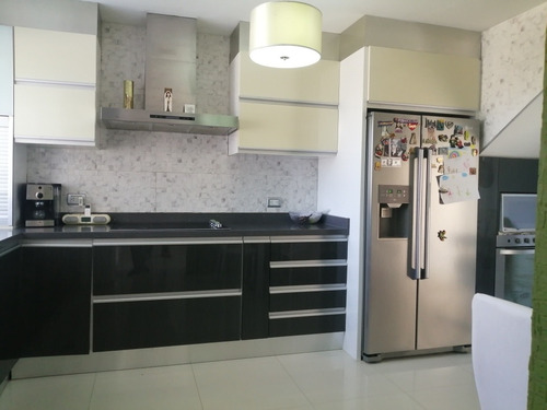 Imagen 5 de 14 de Townhouse Espectacular 4 Hab Y 3 Baños Av Juan Bautista