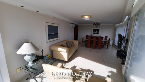 Apartamento En Torre Moderna Con Servicios En La Parada 4 De La Mansa- Ref: 910