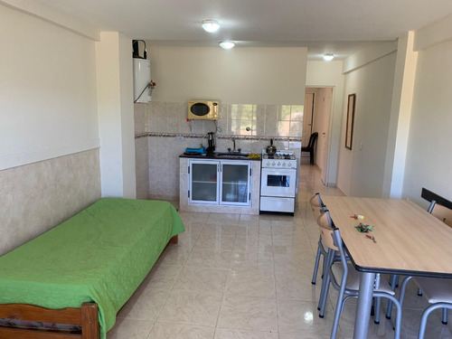 Venta 2 Ambientes Planta Baja Frente Al Mar En La Lucila Del Mar