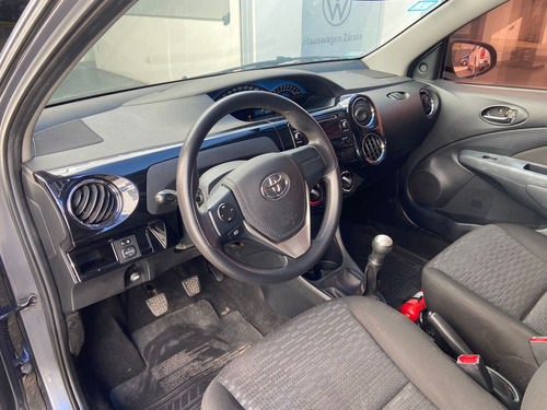 Toyota Etios 1.5 Sedan Xs