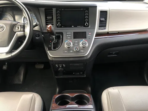 Toyota Sienna 3.5 Limited At