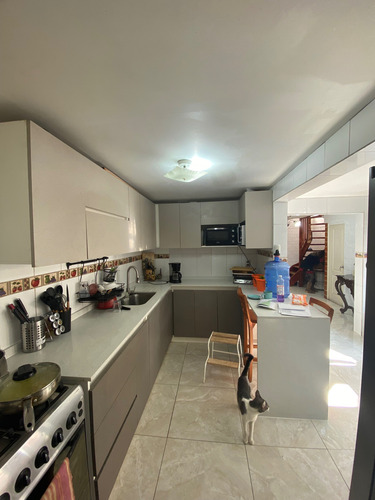 Amplia Propiedad A La Venta 3d2b Maipu (93582)