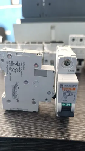 comprar Breaker 1x4 Amp Termomagnético Merlin Gerin