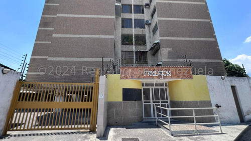 24-22879 Apartamento En Venta Zona Centro Maracay Dperez 