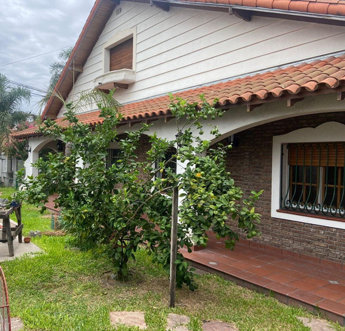 Casa En Venta 6 Ambientes En José León Suarez