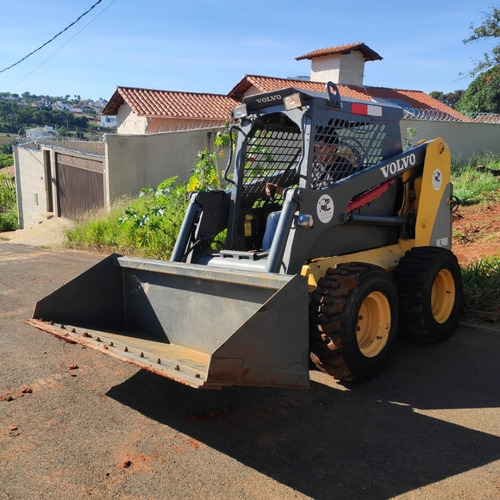 Imagem 1 de 12 de Minicarregadeira Bobcat Volvo Mc90b