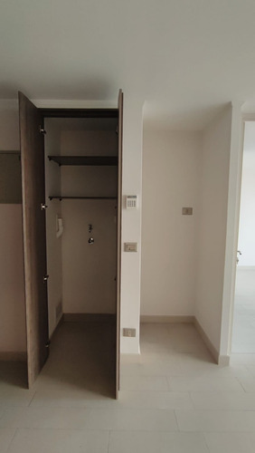 Edificio Av. Irarrázaval (1 Est. 1 Bod.) Vista Sur Piso 6