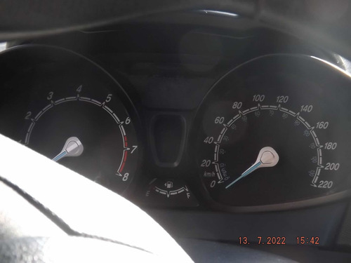 Imagen 4 de 22 de Ford Fiesta Kinetic Design 2016 1.6 S 120cv