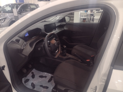 Imagen 14 de 17 de Peugeot 208 New Like 1.2