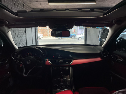 Alfa Romeo Giulia 2.0 Ti At