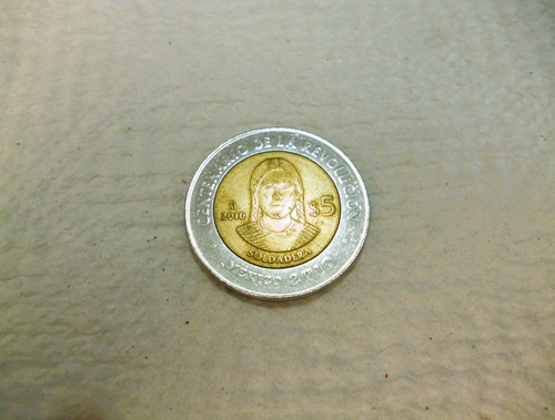 Moneda De 5 Pesos Año 2010 (soldadera) Centenario De La Revo