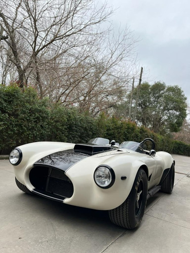 Ford Cobra V8
