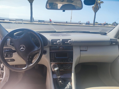 Imagen 10 de 11 de Mercedes-benz Clase C200 Cdi 2007