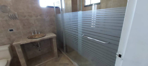 Imagen 11 de 14 de 137028 Gabriela Piñango 0424-4607788 Alquiler Casa Colinas Guataparo