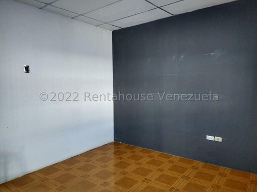 Galpón En Venta Centro De Barquisimeto Kenlimar Nieto 23-16483