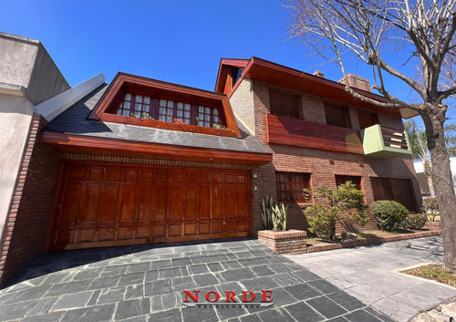 Venta Casa 5 Ambientes Barrio Naon Mataderos