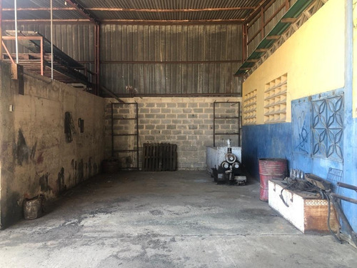 Imagen 10 de 13 de Se Alquila Galpón Abierto Ideal Para Taller De Maquinaria Pesada Y Gandolas