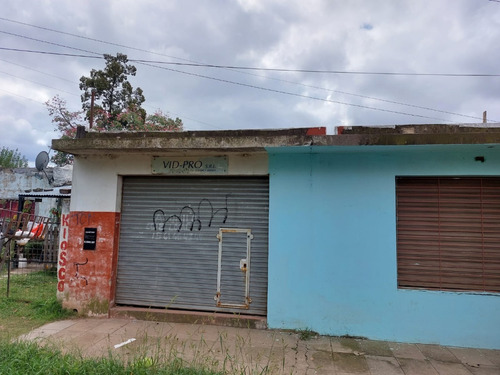 Imagen 4 de 5 de Hermosa Esquina Con 5 Locales Comerciales En Barrio Marilo!!!