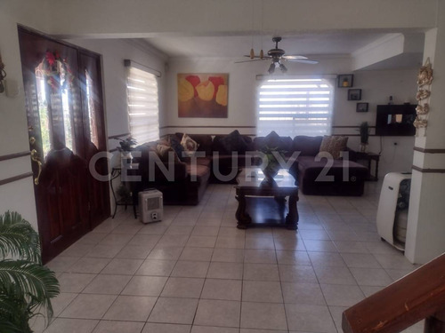 -se Vende Casa En Col. Burocrata En Cd. Cuauhtemoc, Chih