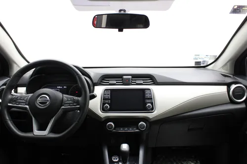 Nissan Versa 1.6 Exclusive Navi At