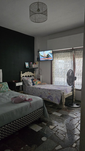 Casa Multifamiliar /lote 345mts2/ph 3 Y 2 Amb, Catan .-