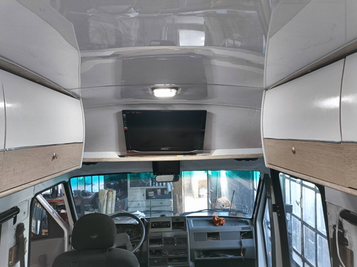 Imagen 6 de 10 de Motorhome Equipamiento