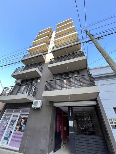 Departamento 2 Ambientes Moderno En Alquiler Con Balcon - Wilde