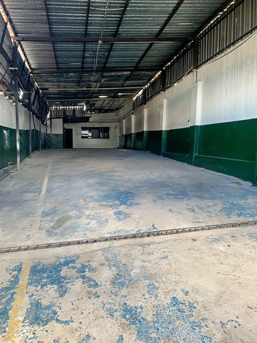 S.c En Alquiler Galpón Comercial En Santa Cecilia