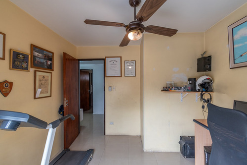 Casa · Venta · 5 Ambientes · Barrio Naon · Mataderos · Piscina · Cochera · Jardín · Playroom