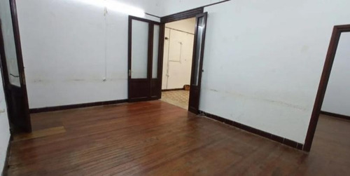 Alquiler Casa En Planta Alta Prox A 18 De Julio