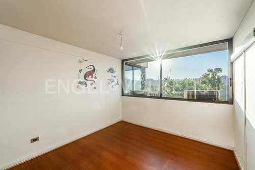 Departamento En Venta En Vitacura, Excelente Ubicación