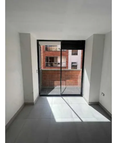 Excelente Inversión Por Su Ubicación Sabaneta 61 Mt/ 3 Alc/ Edificio