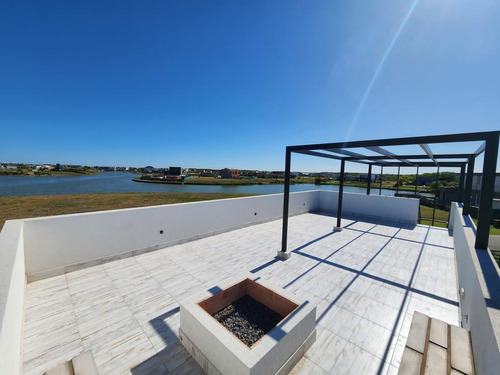 Imagen 3 de 30 de Casa Venta San Sebastián Área 8 - Lote Interno Islas