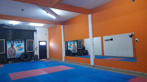 Imagen 3 de 13 de Venta Local 100 M Cubiertos Y 230 M Descubiertos - Quilmes Oeste