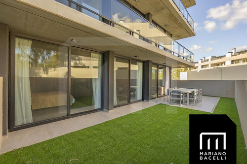 Departamento En Venta En Complejo 3300 Cabral Canning