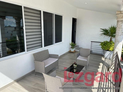 ¡vive El Lujo En Lomas De Cocoyoc! Casa En Venta Con Todas Las Comodidades.
