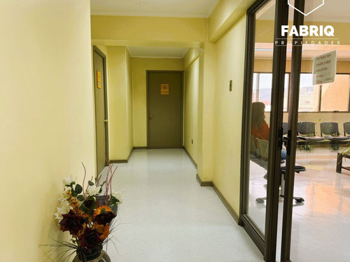 Arriendo Linda Oficina, Incluye G.comun