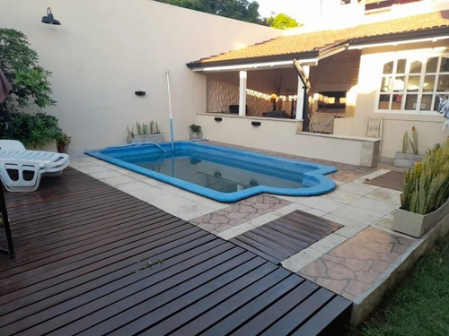 Imagen 12 de 13 de Venta Casa Castelar Sur 3 Dormitorios Con Pileta Gran Oportunidad.