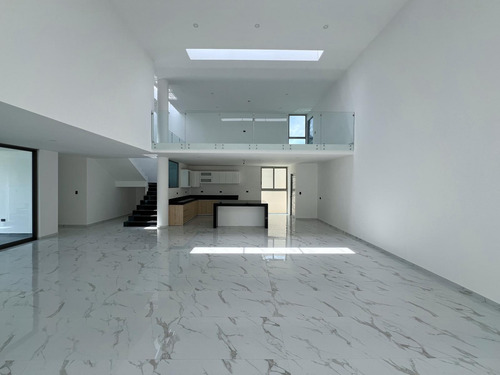 Casa En Venta En Dzityá, Mérida De 4 Recámaras.