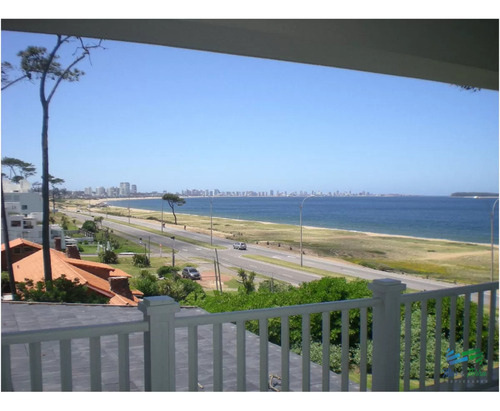 Vendo Espectacular Casa Frente Al Mar En Punta Del Este.