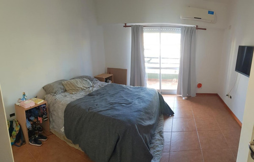 Imagen 7 de 14 de Patrón Al 5700, Villa Luro. Dúplex Sin Expensas. Superficie 73 M2. 2 Plantas. 3 Ambientes. 2 Dormitorios. Suite. 2 Baños. 2 Balcones A La Calle, Uno En Casa Planta. Parrilla Propia. Cochera P/ 2 Autos