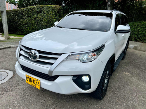 Toyota Fortuner 2.4 At 