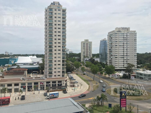 Imagen 3 de 9 de A Estrenar Metros De La Playa!, 2 Dormitorios, 2 Baños Con Todos Los Amenities, Punta Del Este