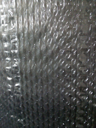 Imagen 1 de 3 de Nylon Burbuja - Rollos 5o Metros -ancho 74cm Con Pre Corte
