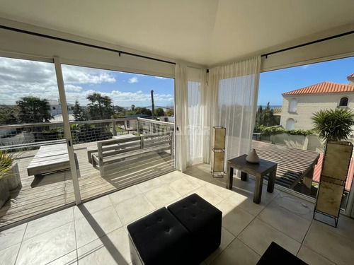 Venta Y Alquiler Casa 4 Dormitorios Con Vista Al Mar En Altos De Punta Piedra