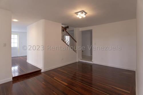 Extraordinario Casa Estilo Ingles En Venta, Urb Alto Hatillo